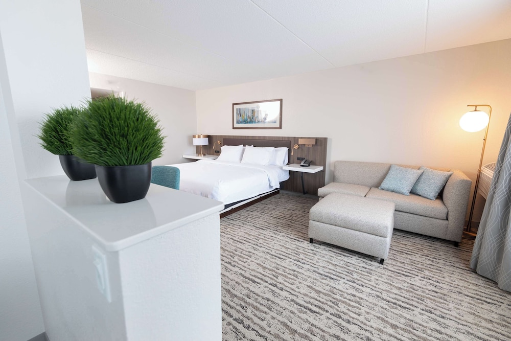 Hilton Garden Inn Des Moines Airport - photo 16