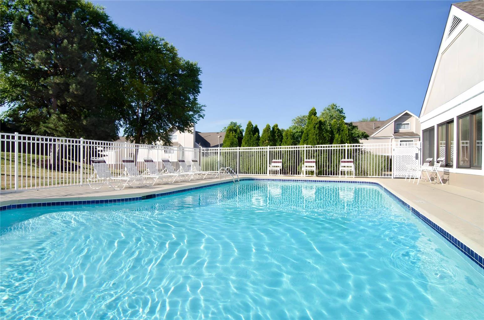 MainStay Suites St. Louis Galleria - photo 27