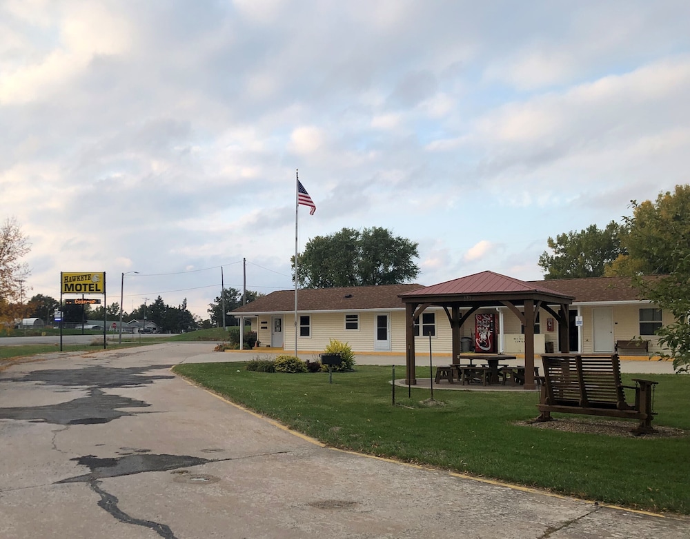 Hawkeye Motel - photo 29
