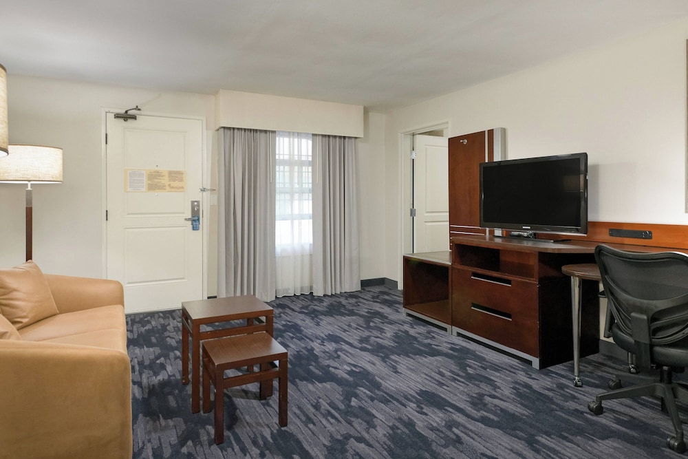 Fairfield Inn & Suites San Diego Old Town - photo 10