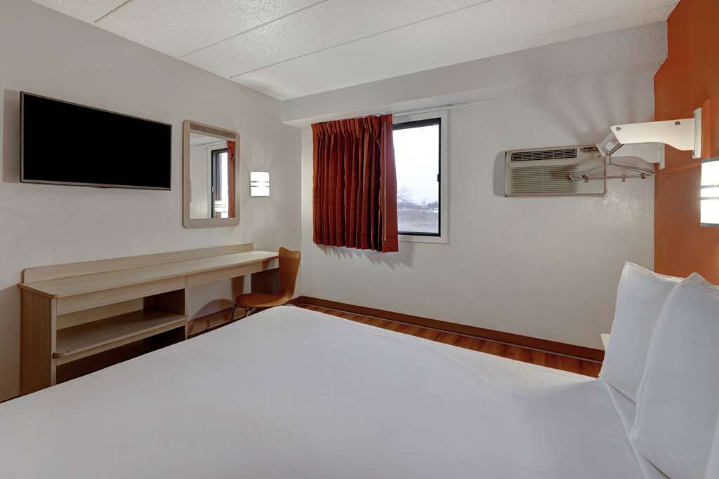 Motel 6 Lakeville MN South Lakeville - photo 9