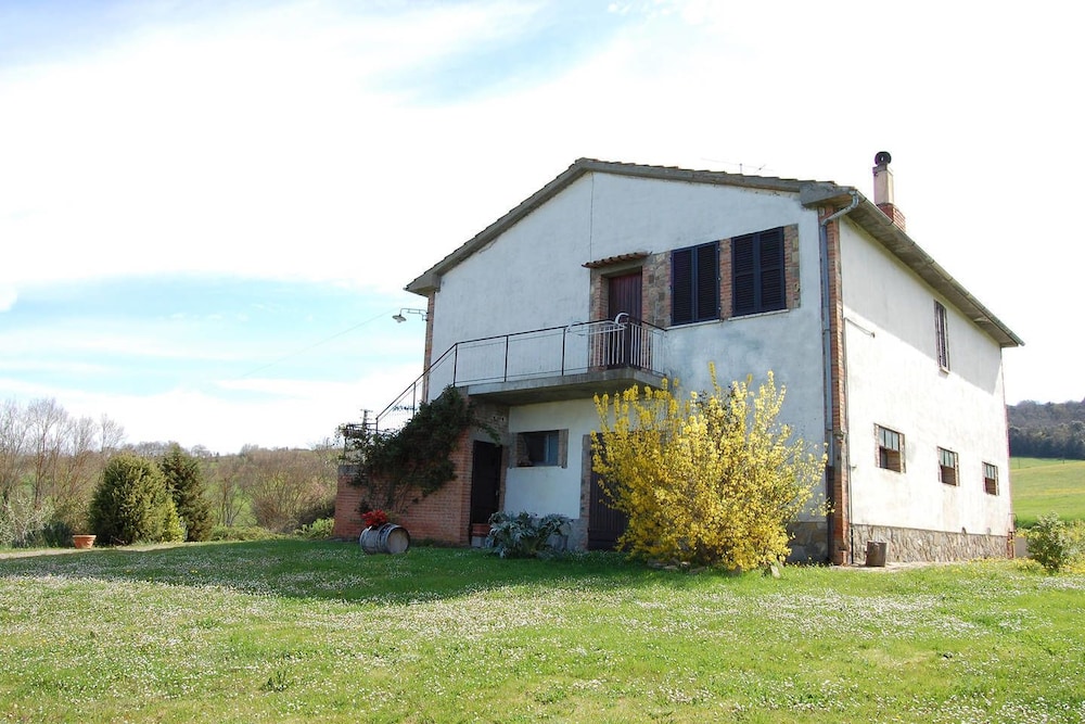 Agriturismo Rossello — 4-Star Luxury Hotel in Castiglione D'orcia, Italy