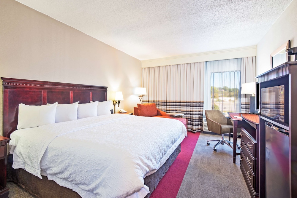 Hampton Inn Huntington Barboursville - photo 7