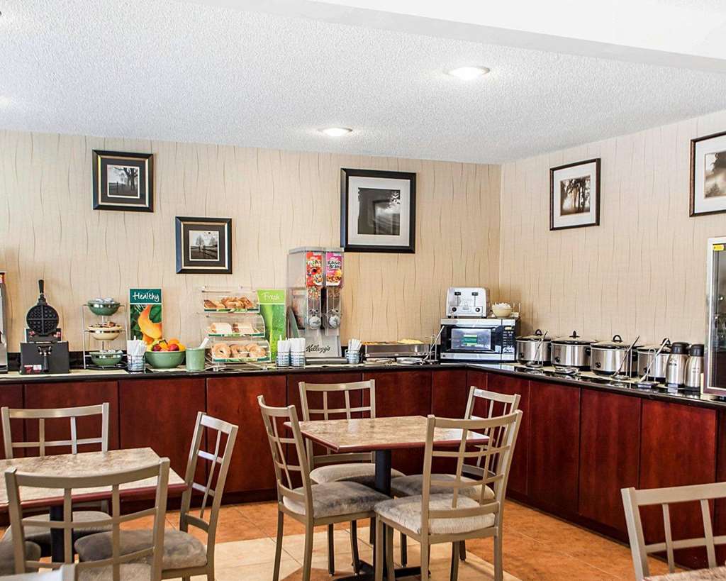 Quality Inn & Suites Davenport near I 80 - photo 26