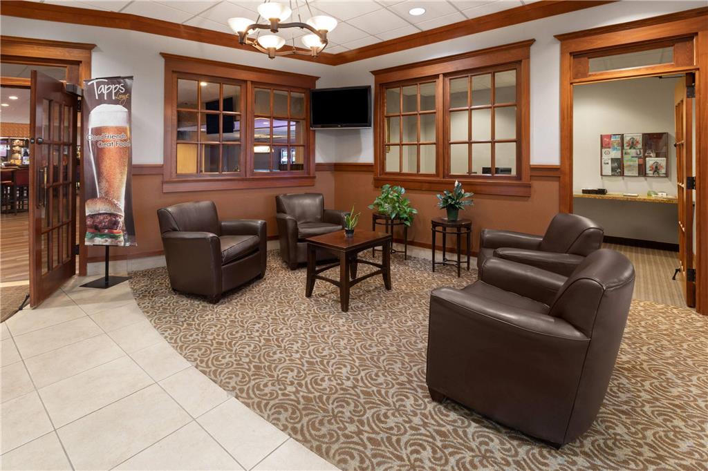 Baymont by Wyndham Jamestown Conference Center & Water Park - photo 4