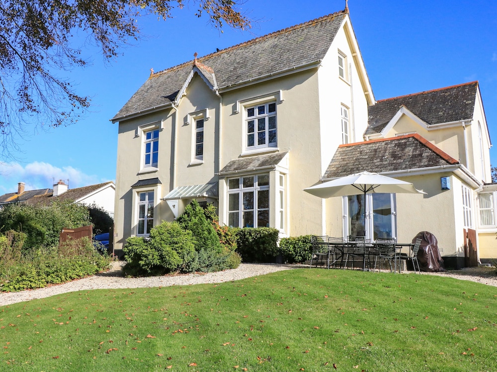 Victoria Lodge — 4-Star Luxury Hotel in Kingsbridge, United Kingdom