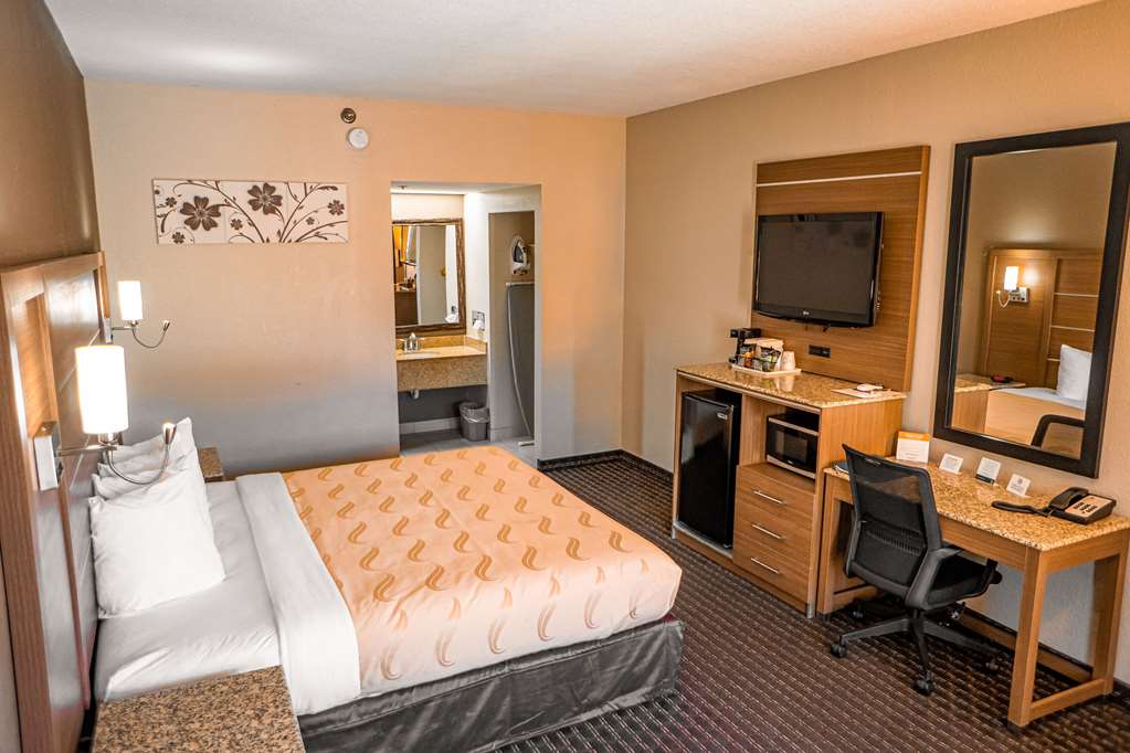 Quality Inn & Suites near Six Flags Austell - photo 10