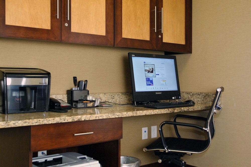 Hampton Inn & Suites Philadelphia Bensalem - photo 28