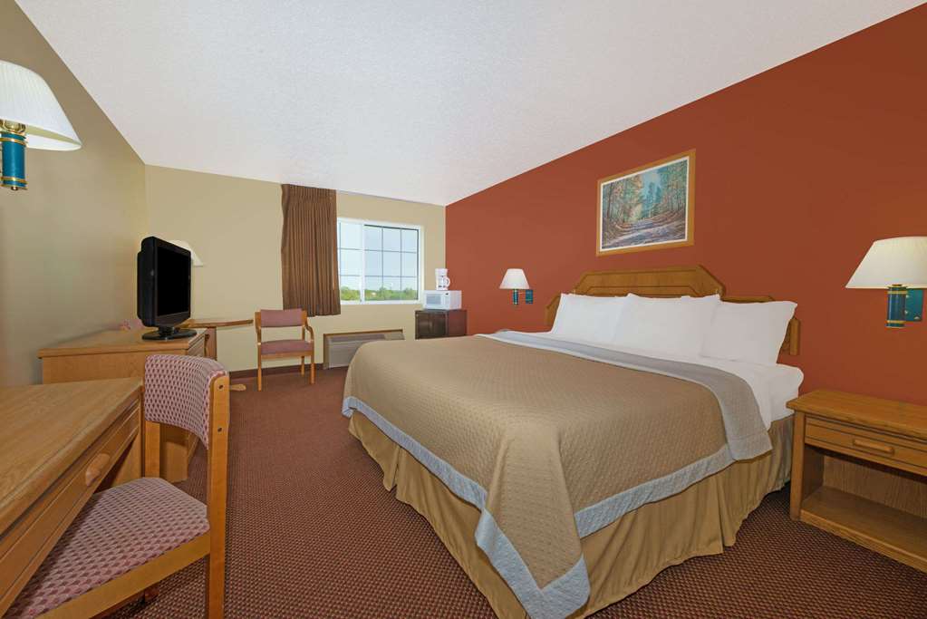 Days Inn by Wyndham Cameron - photo 10
