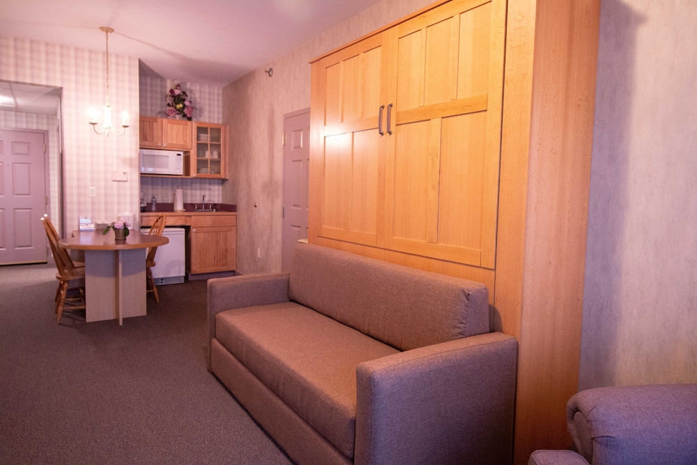 Essenhaus Inn & Conference Center - photo 30