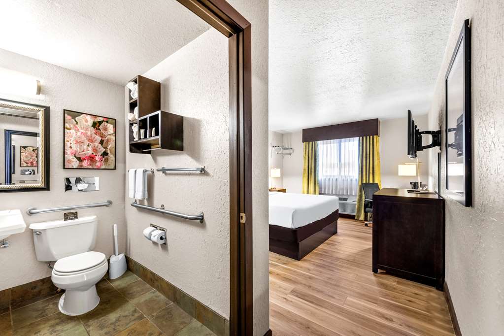 Americas Best Value Inn Marquette - photo 10