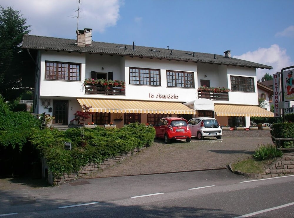 La Scardola Ristorante Hotel Bar - carbon neutral hotel in Baselga Di Pine