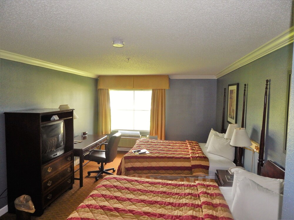 Richmond Suites Hotel - photo 17