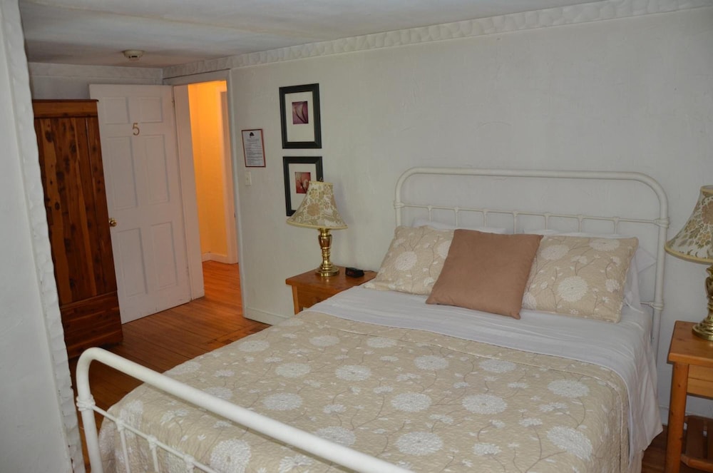 Cornwall Inn and Lodge - photo 26