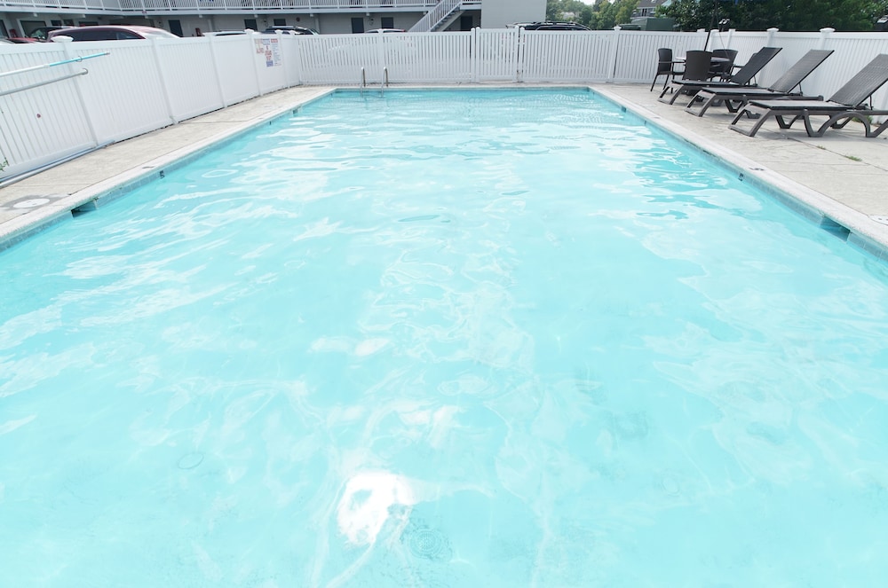 Seashire Inn & Suites - photo 20