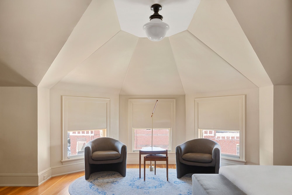 The Francis - photo 16