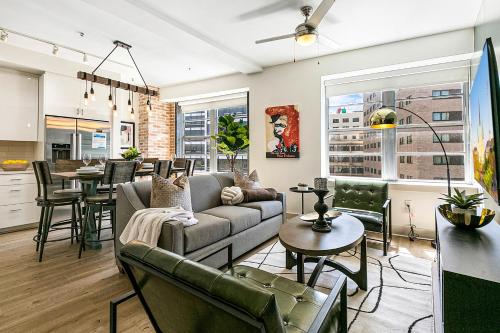 Chic 4Bed Oasis Steps from French Quarter Magic — 4-Star Luxury Hotel in New Orleans, United States