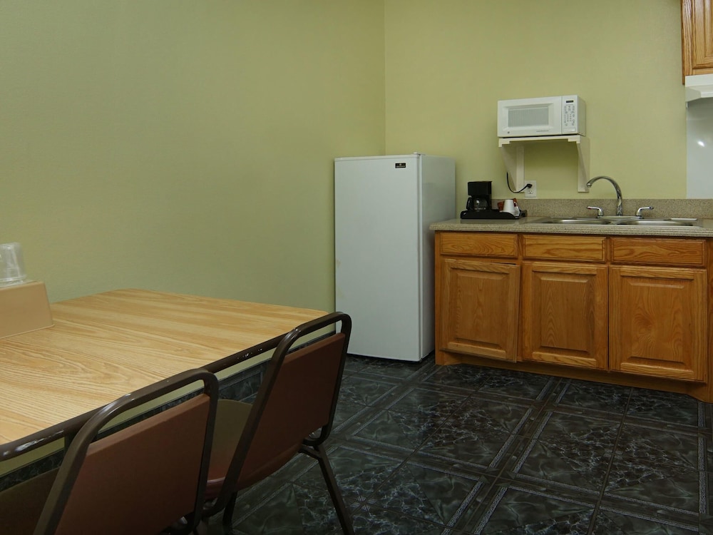 Quality One Motel - photo 11