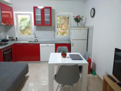 Sweet stay apartment excellent location