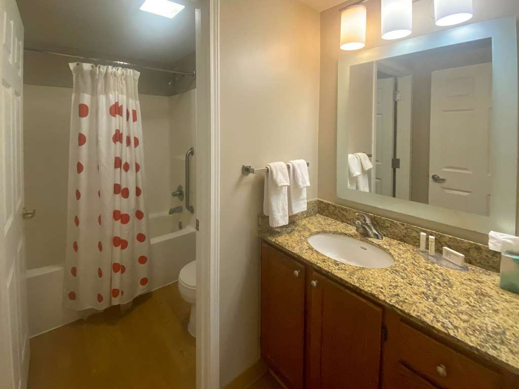 MainStay Suites Middleburg Heights Cleveland Airport - photo 9