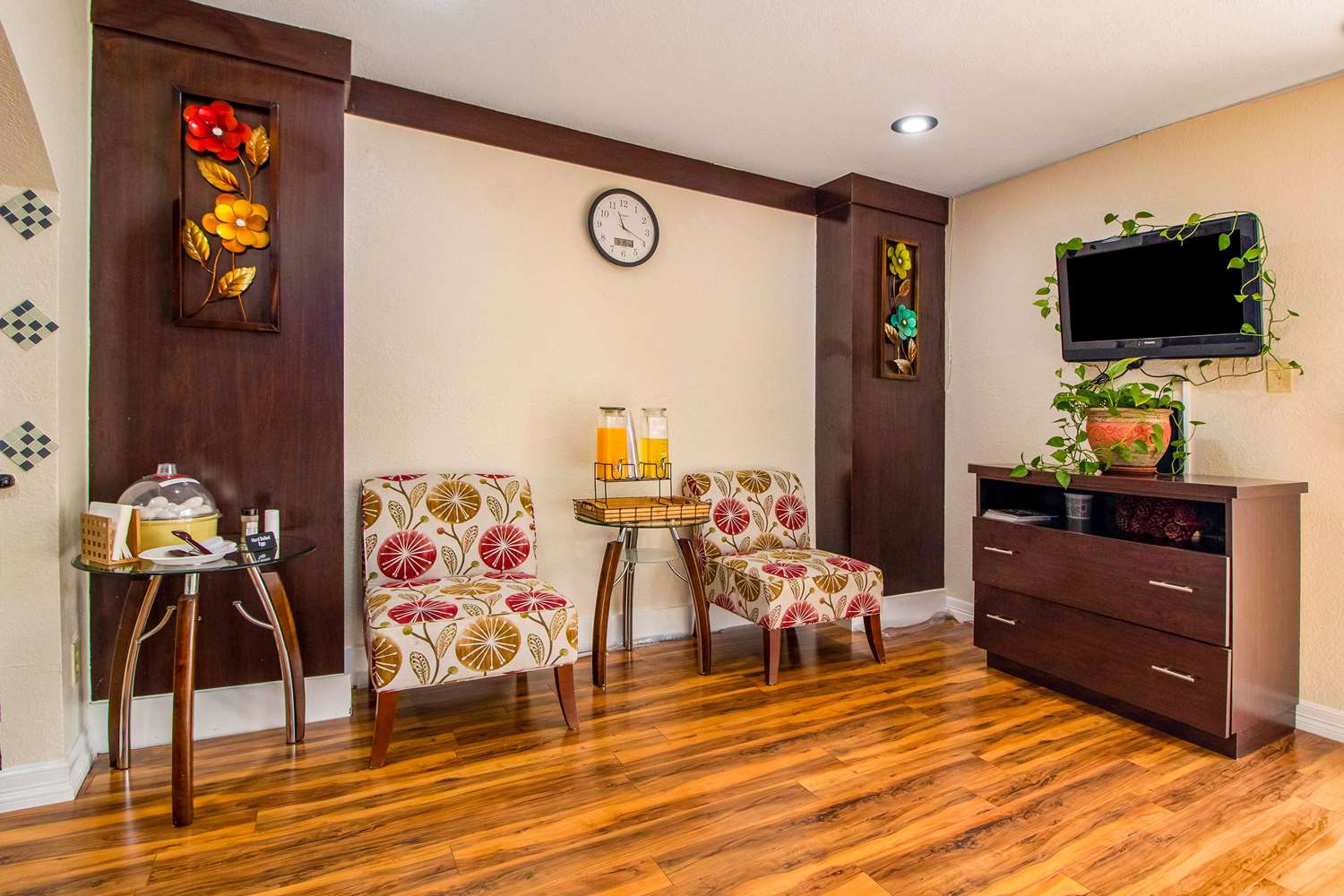 Rodeway Inn & Suites Houston near Medical Center - photo 17