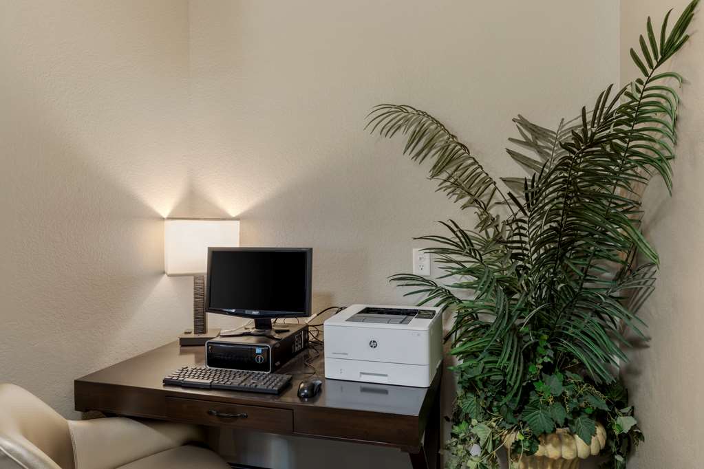 Best Western Plus Sweetwater Inn & Suites - photo 24