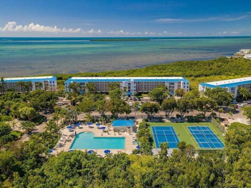 Welcome to the Pelican Lodge — 4-Star Luxury Hotel in Tavernier, United States