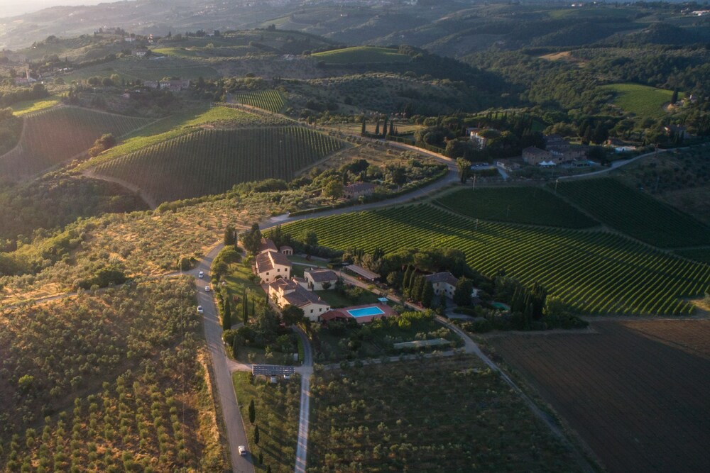 Agriturismo Il Torriano — 4-Star Luxury Hotel in San Casciano In Val Di Pesa, Italy