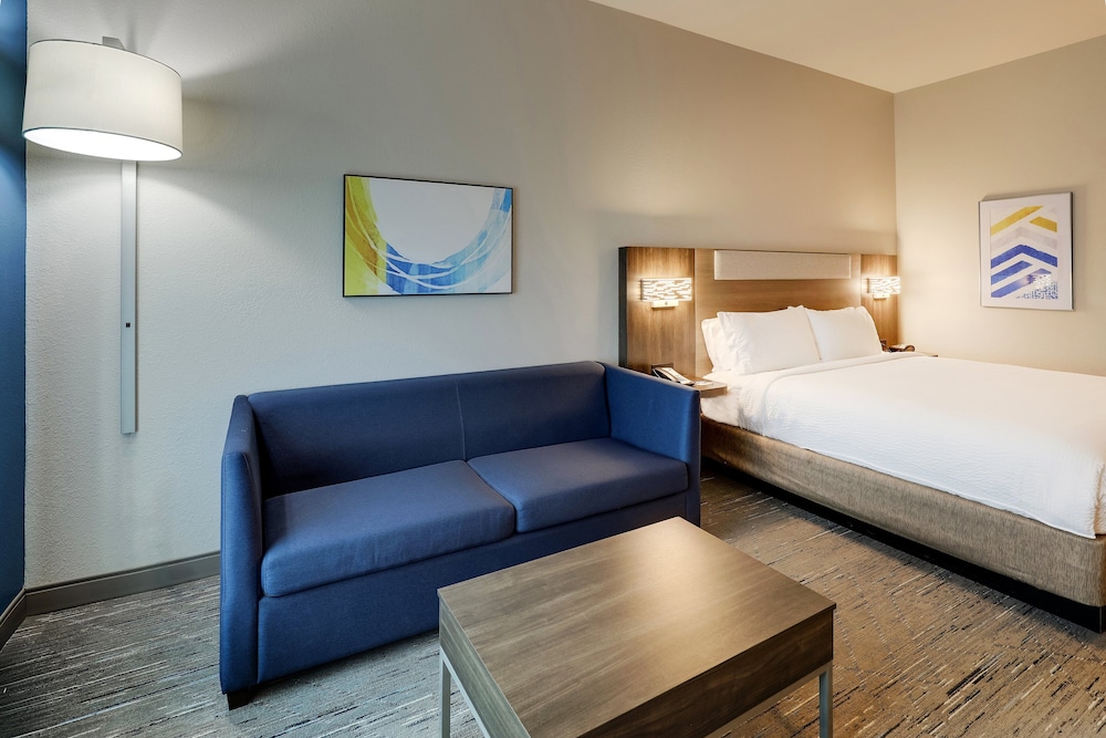 Holiday Inn Express Leland Wilmington Area by IHG - photo 15