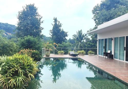 Jungle So Chic Private Paradise with Lake View in Ko Pha Ngan, Thailand