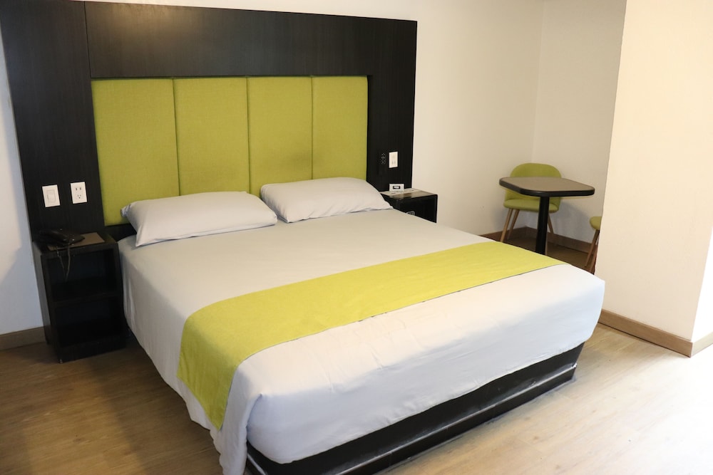 Hotel Embassy