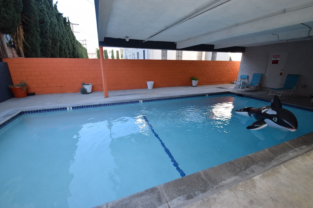Boutique Hollywood - photo 19