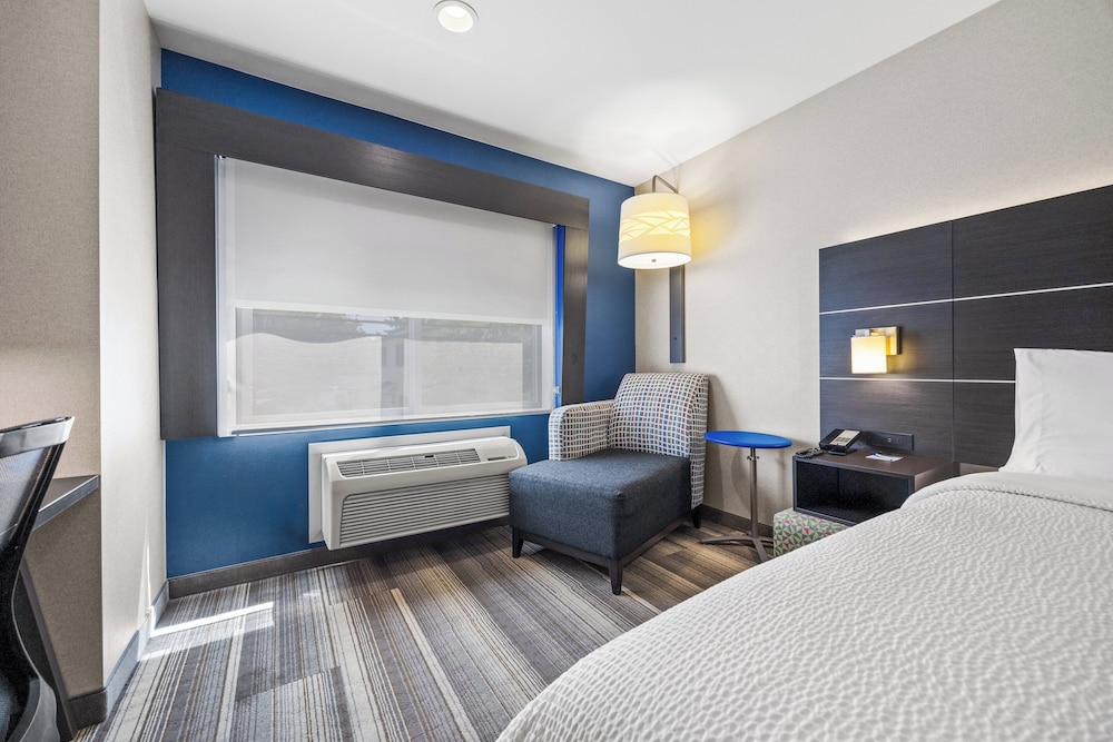 Holiday Inn Express Sunnyvale Silicon Valley by IHG - photo 16