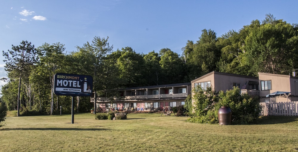 Birchmont Motel in Marquette, United States