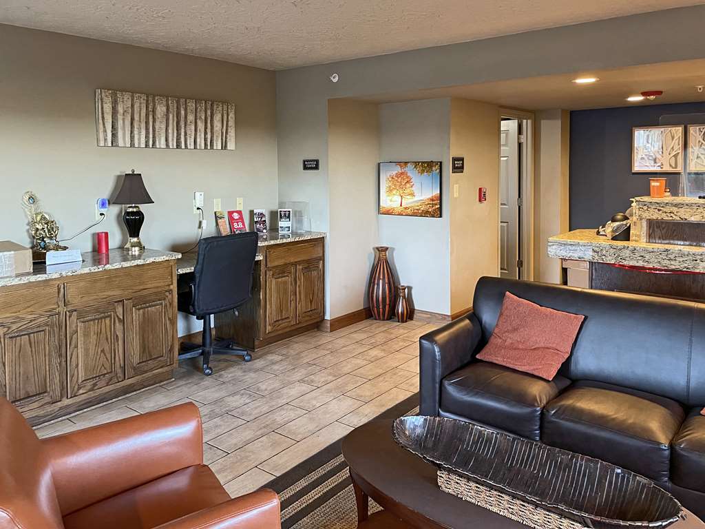 Quality Inn Clinton North - photo 4