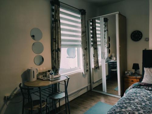 Spacious Rooms London Zone 2