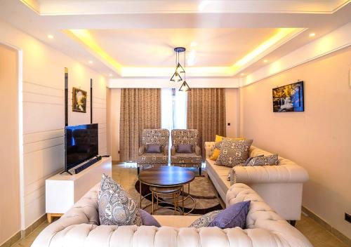 Luxurious 3 Bed 4 Bath Condo