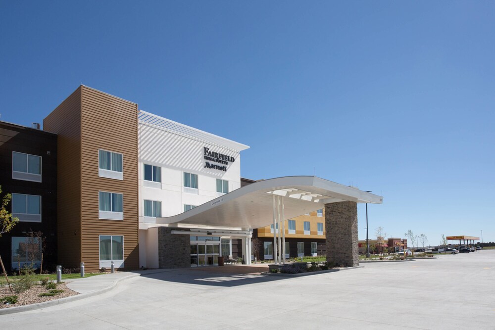 Fairfield Inn & Suites by Marriott Burlington - photo 2