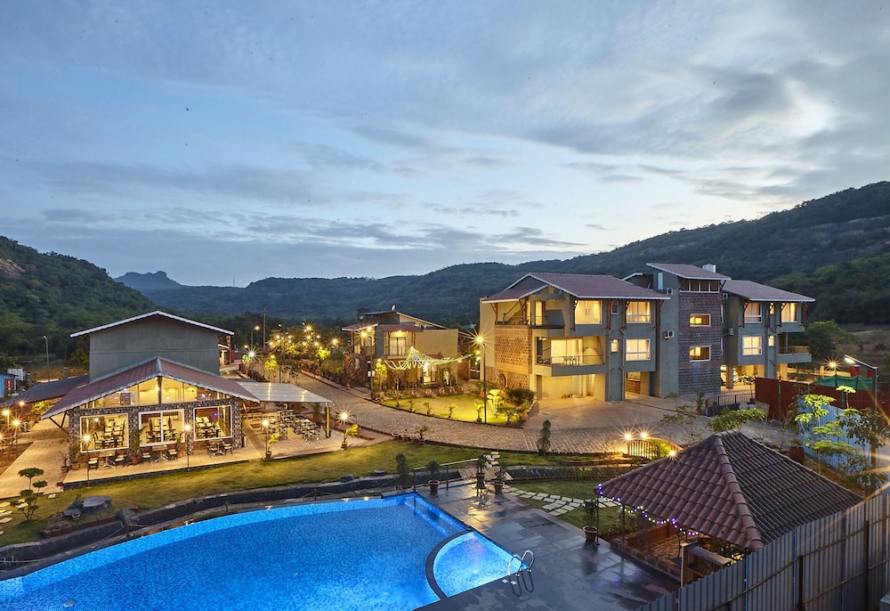 Mastiff Grand La Villae Resort — Lonavla