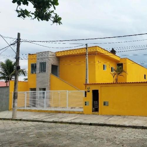 Pousada Amarela Beach in Itanhaem, Brasil