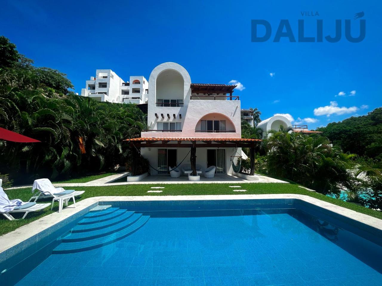 Villa Dalijú — 4-Star Luxury Hotel in Santa Maria Huatulco, Mexico