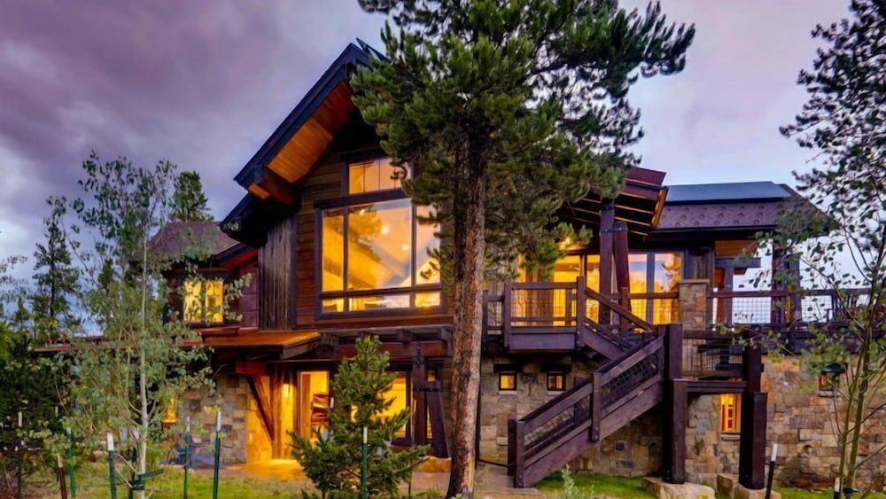 Summit at Shock Hill - last minute hotel in Breckenridge
