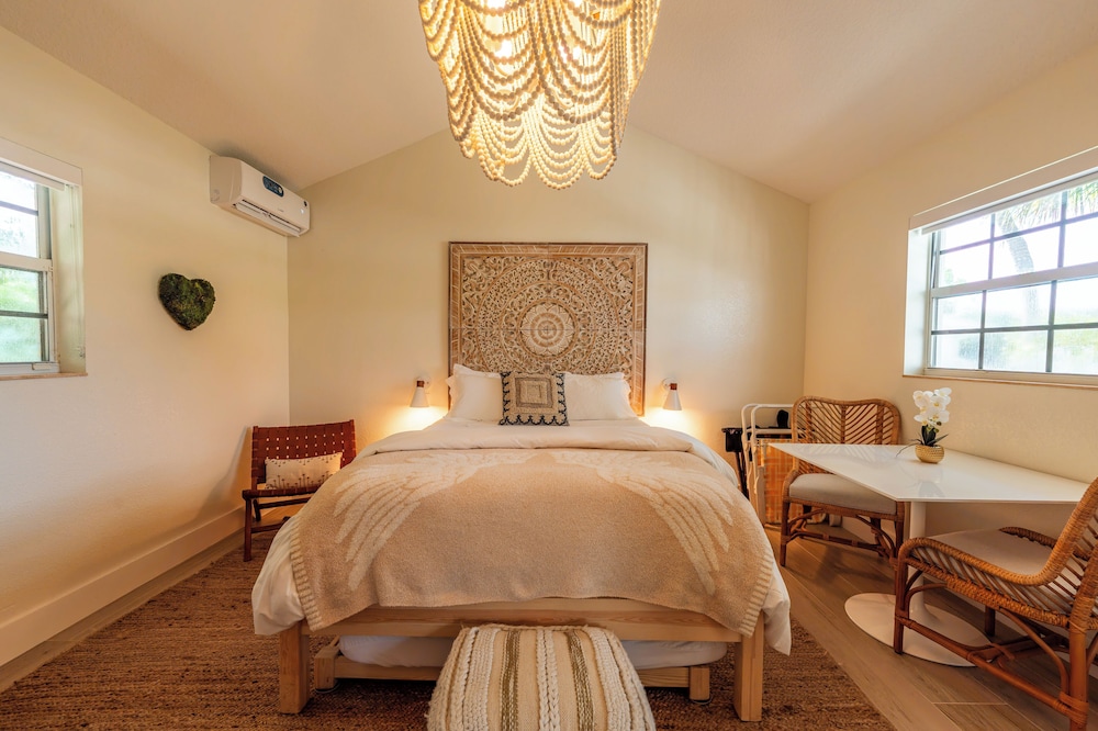 Seahorse Beach Bungalows - photo 10