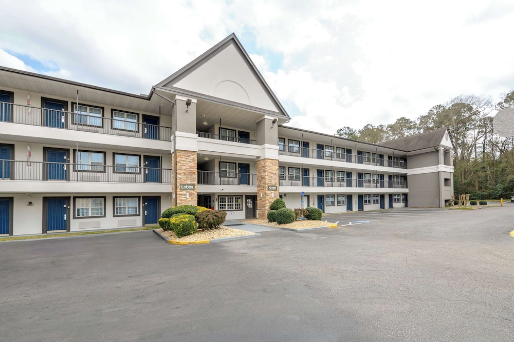 Studio 6 Columbus GA Columbus Airport — hotel near Columbus Airport