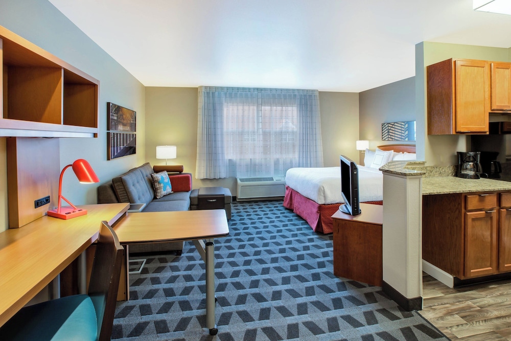 TownePlace Suites Detroit Sterling Heights - photo 8
