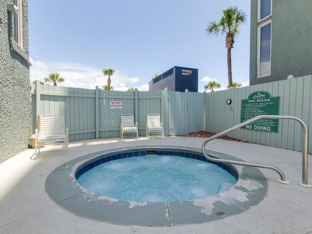 Long Beach Resort by Panhandle Getaways - photo 4