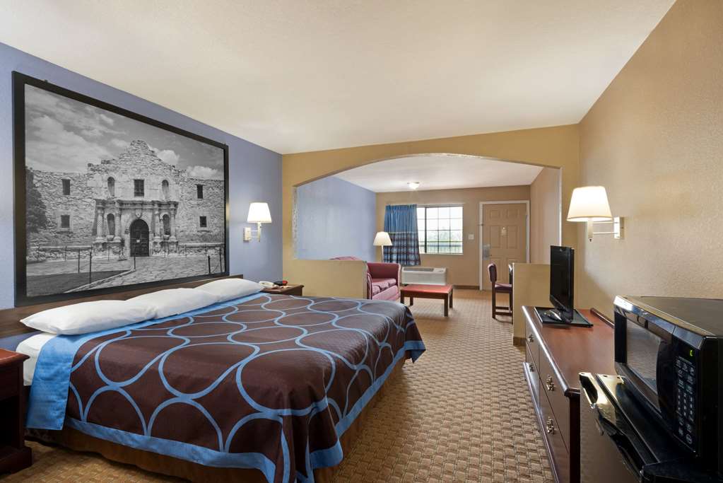 Super 8 by Wyndham San Antonio Riverwalk Area - photo 16