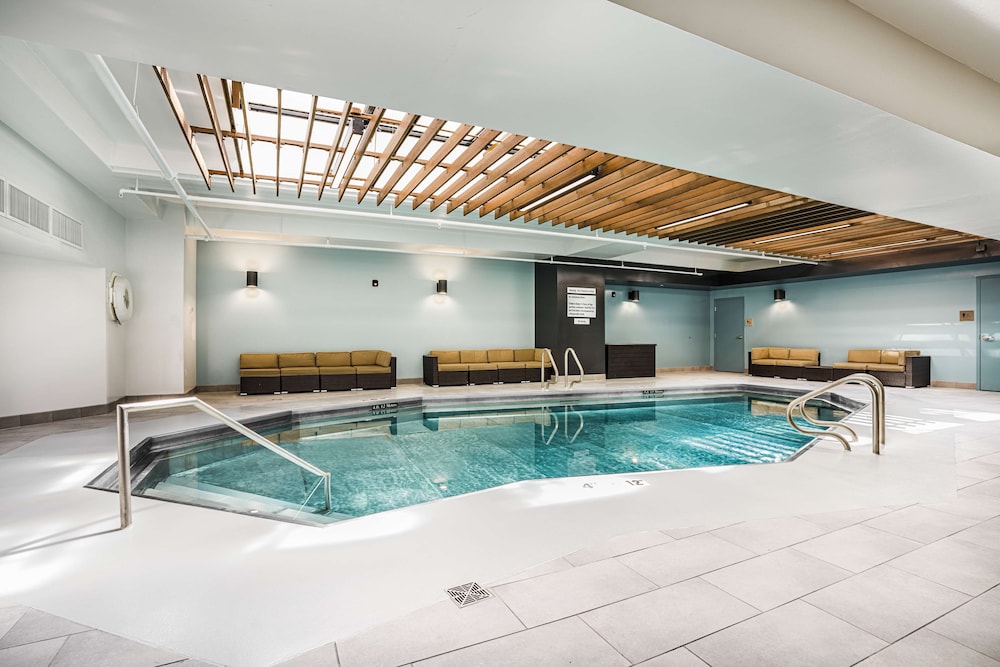 Embassy Suites by Hilton Indianapolis Downtown - photo 37