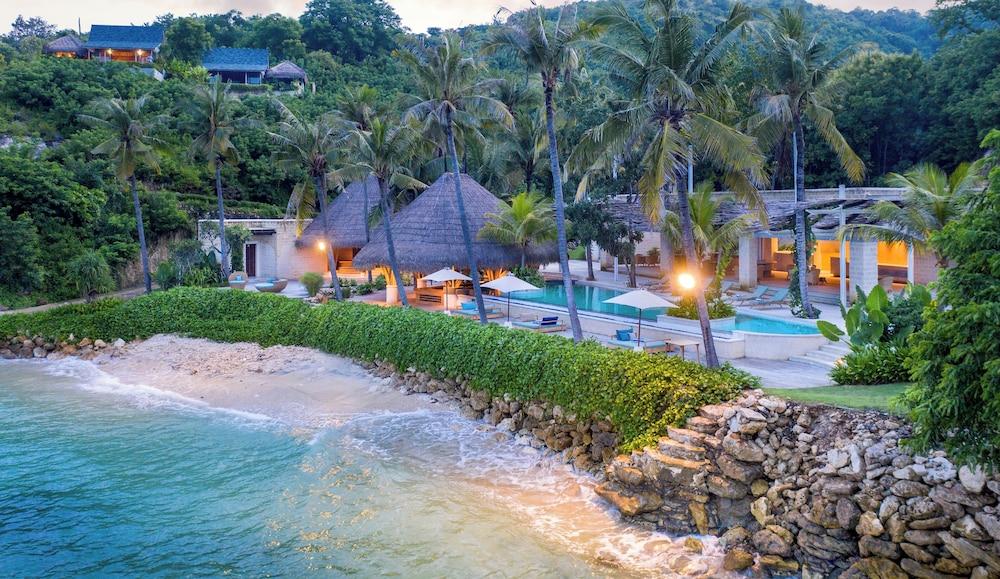 Semaya Beach Resort - carbon neutral hotel in Klungkung