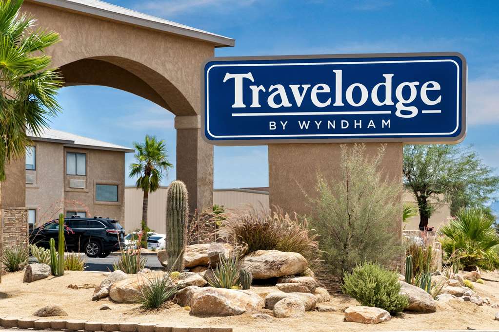 Travelodge by Wyndham Lake Havasu - photo 2